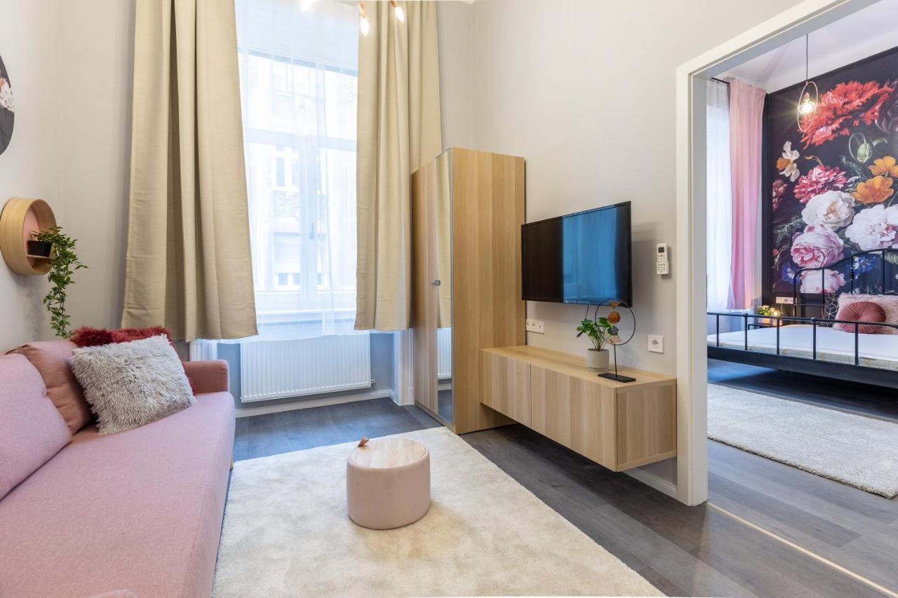 W33 - Prime Location - Comfortable Quality Apartments By Bqa *