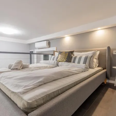 W33 - Prime Location - Comfortable Quality Apartments By Bqa Boedapest Buitenkant foto